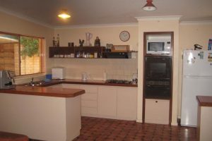 4 Hill Street, HALLS HEAD, WA 6210 AUS