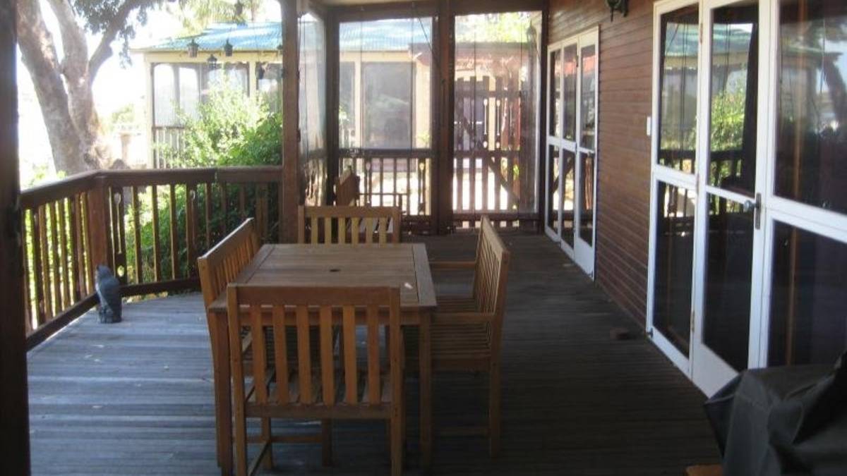 4 Hill Street, HALLS HEAD, WA 6210 AUS