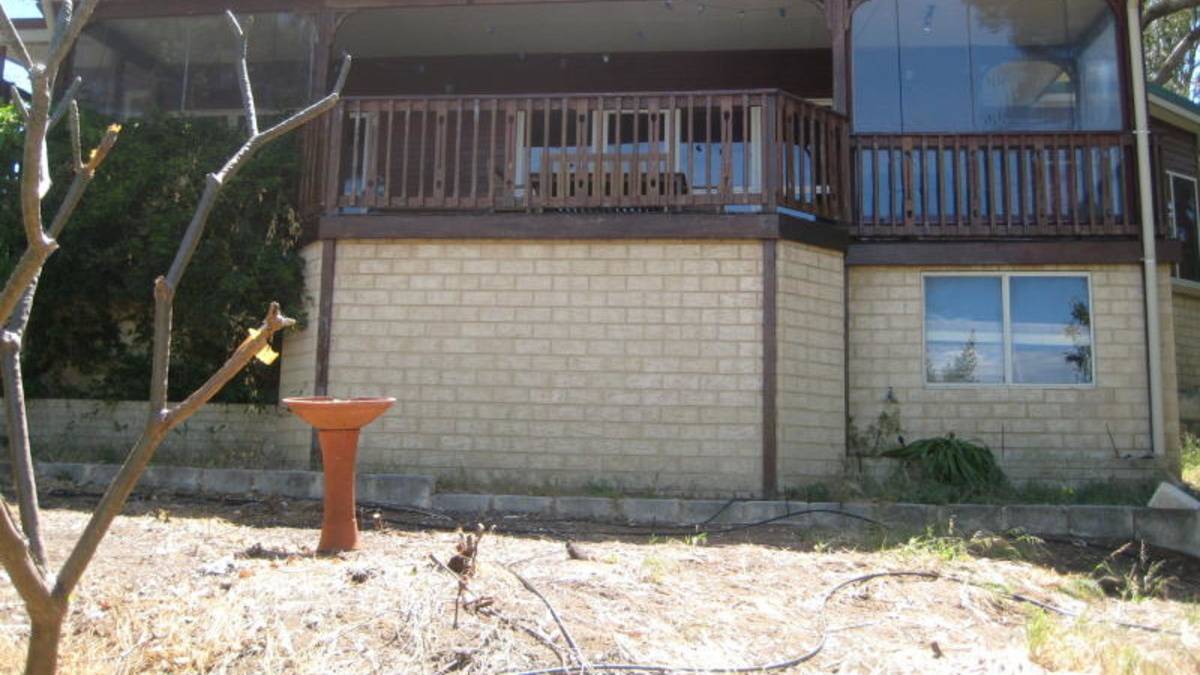 4 Hill Street, HALLS HEAD, WA 6210 AUS