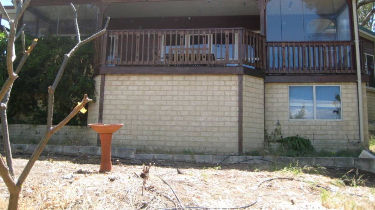 4 Hill Street, HALLS HEAD, WA 6210 AUS