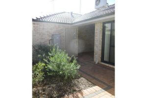 4/4 Binnar Court, ERSKINE, WA 6210 AUS