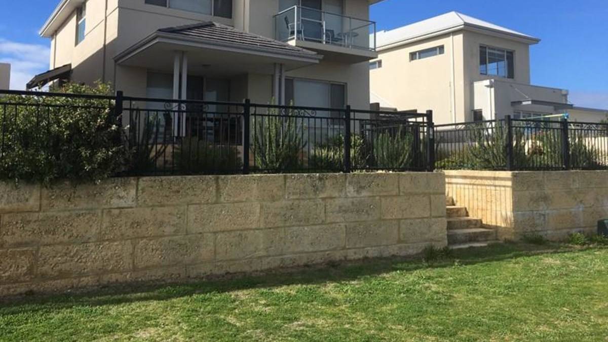 19 Abeona Parade, MADORA BAY, WA 6210 AUS