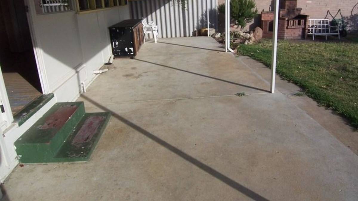 54 Leslie Street, DUDLEY PARK, WA 6210 AUS