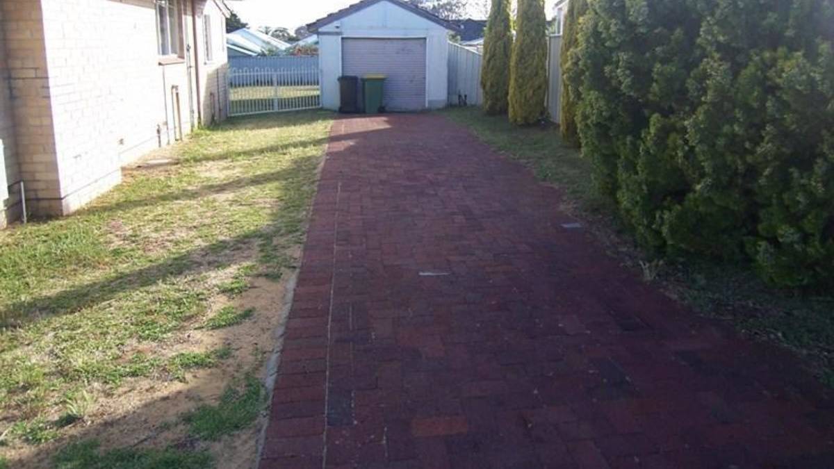 54 Leslie Street, DUDLEY PARK, WA 6210 AUS