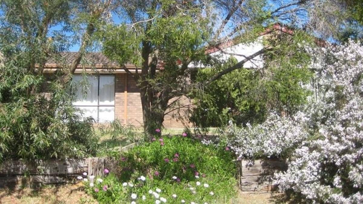 1 Illabrook Street, DUDLEY PARK, WA 6210 AUS