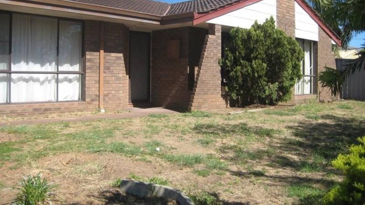 1 Illabrook Street, DUDLEY PARK, WA 6210 AUS