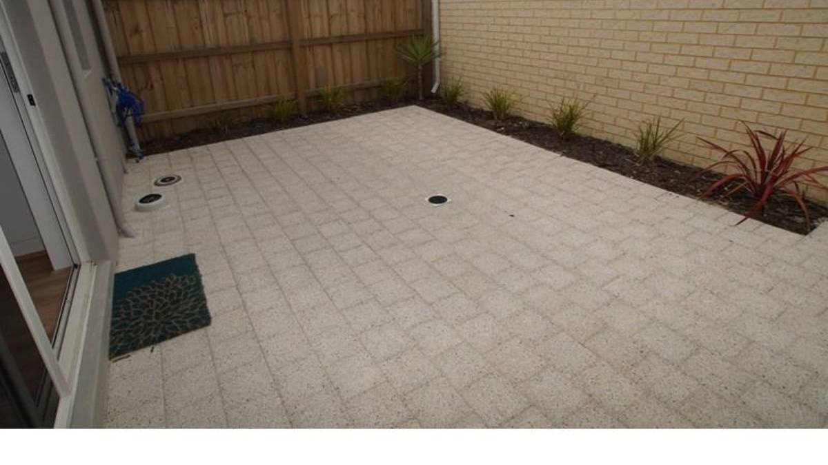 5 Venulosa Avenue, HALLS HEAD, WA 6210 AUS