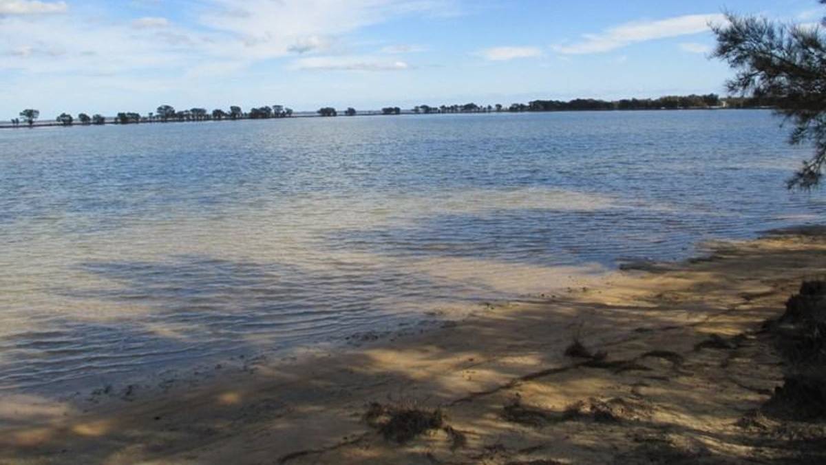 2 Woolah Place, South Yunderup, WA 6208 AUS