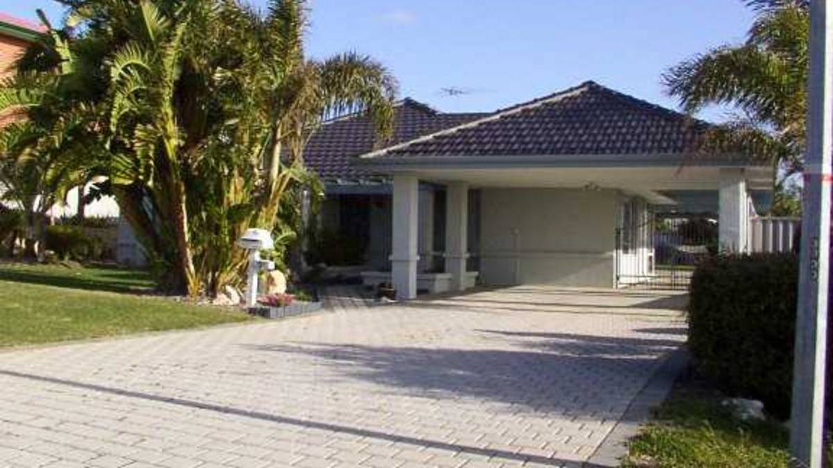 5 Carabeen Place, HALLS HEAD, WA 6210 AUS