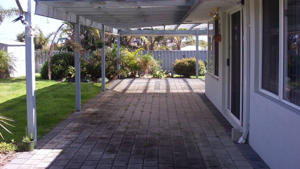 5 Carabeen Place, HALLS HEAD, WA 6210 AUS