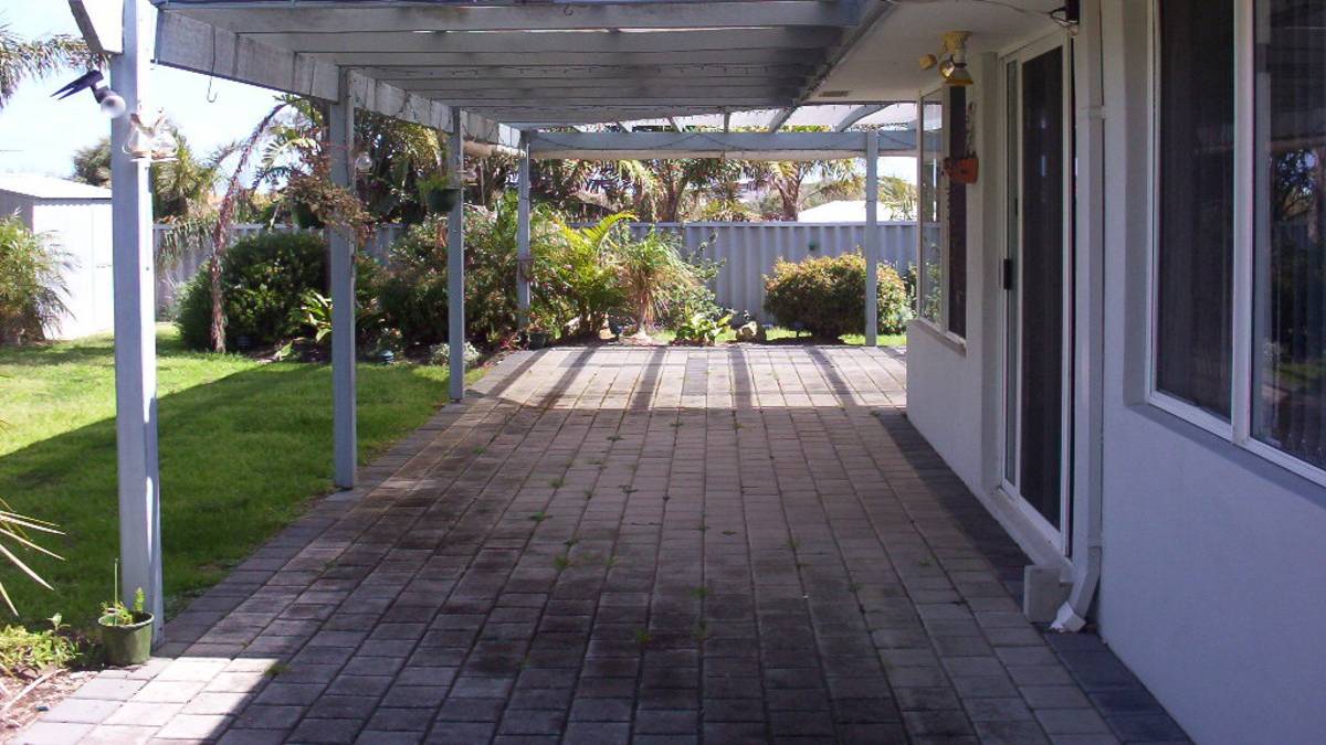5 Carabeen Place, HALLS HEAD, WA 6210 AUS