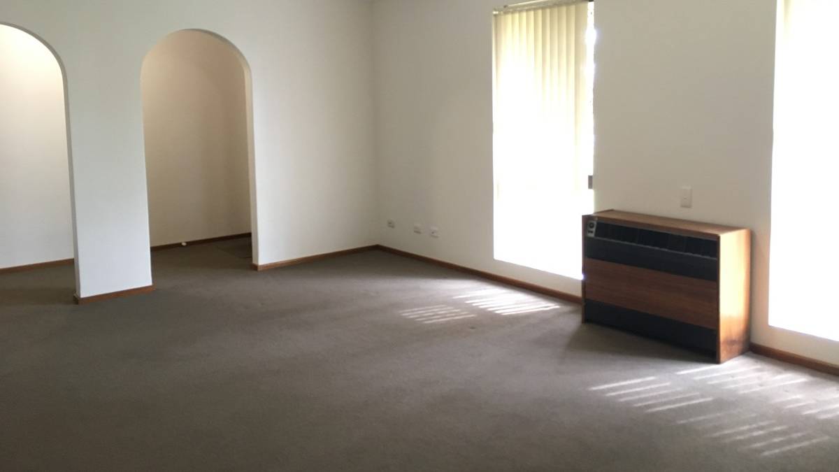 2 Muir Place, Halls Head, WA 6210 AUS