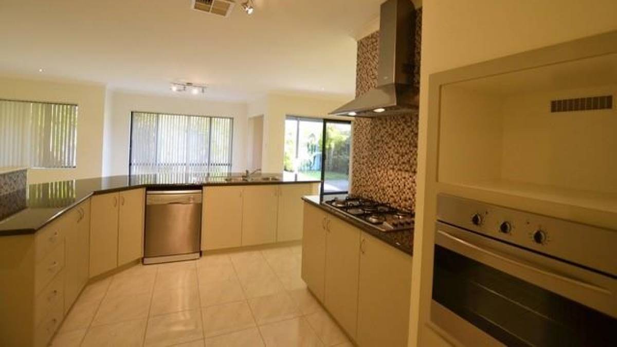 4 Firetail Lane, Erskine, WA 6210 AUS