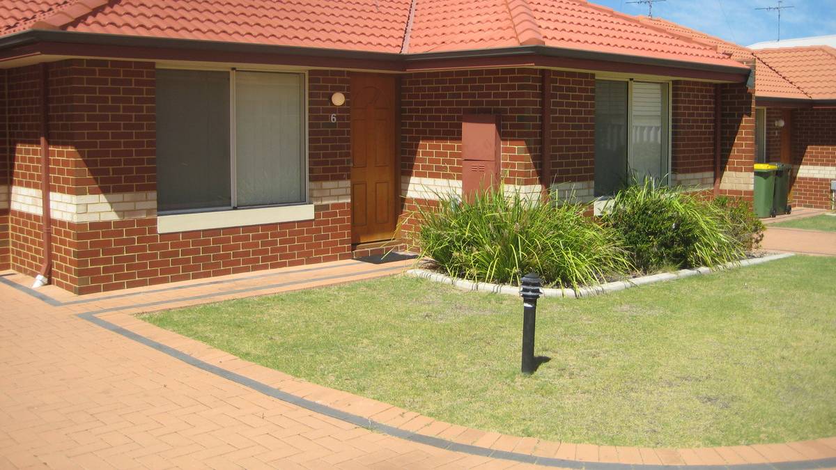 6/4 Binnar Court, ERSKINE, WA 6210 AUS