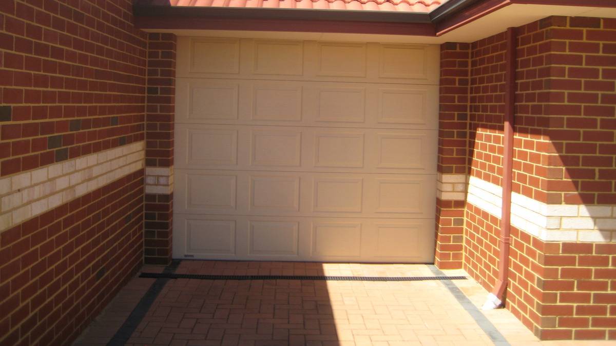 6/4 Binnar Court, ERSKINE, WA 6210 AUS