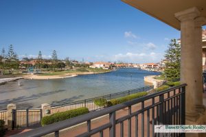 6/5 Westview Parade, Wannanup, WA 6210 AUS