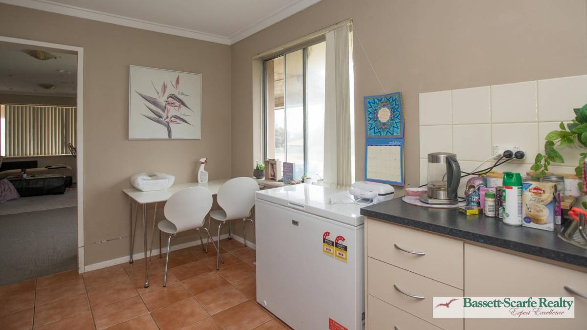 6 Oversby Street, Halls Head, WA 6210 AUS