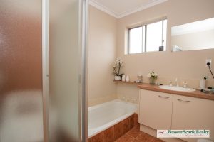 6 Oversby Street, Halls Head, WA 6210 AUS