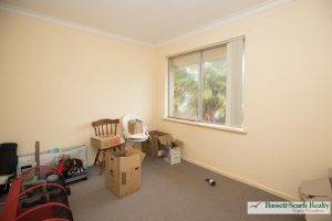 6 Oversby Street, Halls Head, WA 6210 AUS