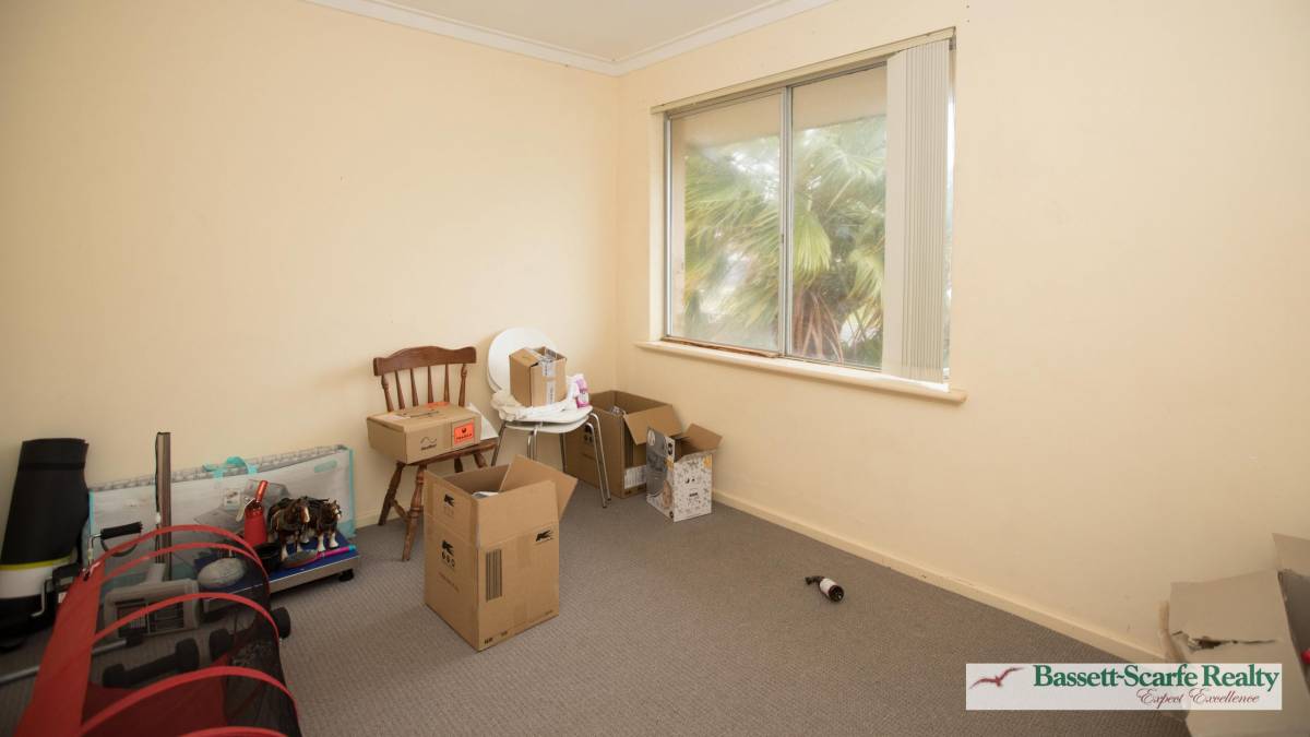 6 Oversby Street, Halls Head, WA 6210 AUS