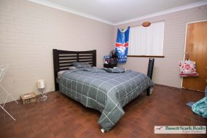 6 Oversby Street, Halls Head, WA 6210 AUS