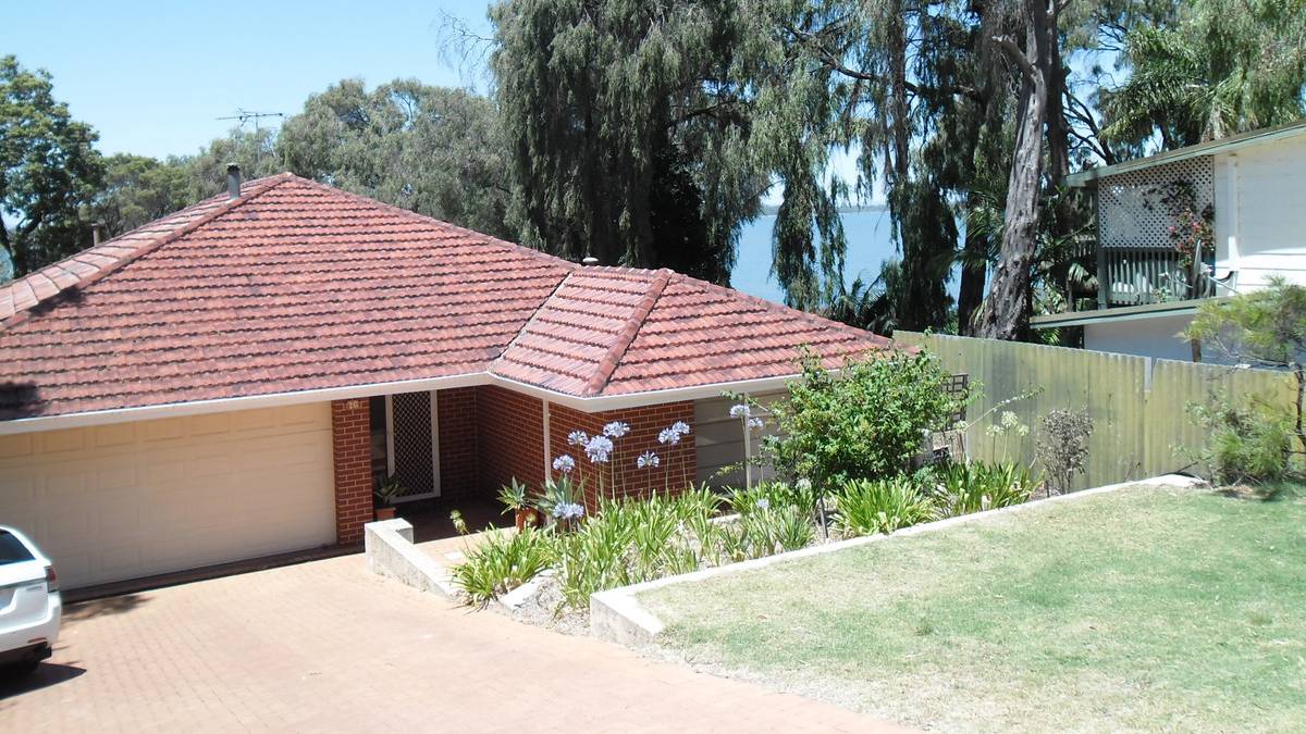 76 Estuary View Road, Dawesville, WA 6211 AUS