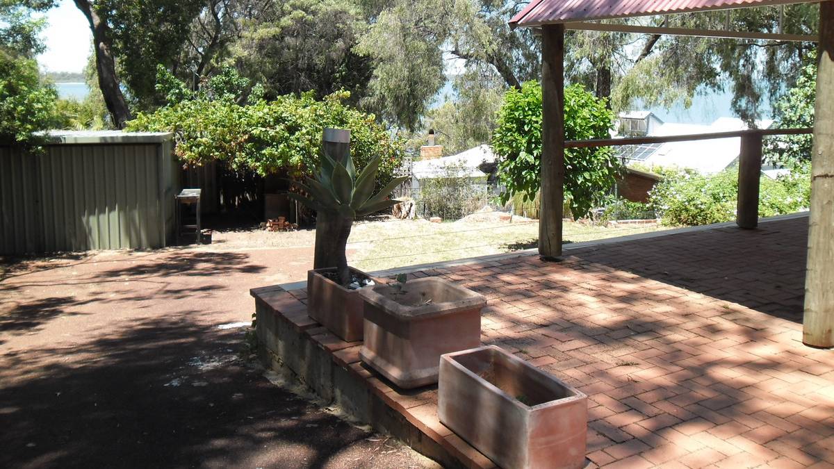 76 Estuary View Road, Dawesville, WA 6211 AUS
