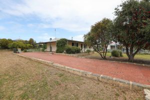 77 Ayrton Street, DAWESVILLE, WA 6211 AUS