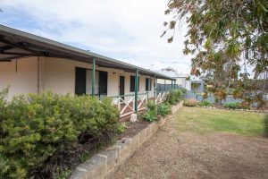 77 Ayrton Street, DAWESVILLE, WA 6211 AUS
