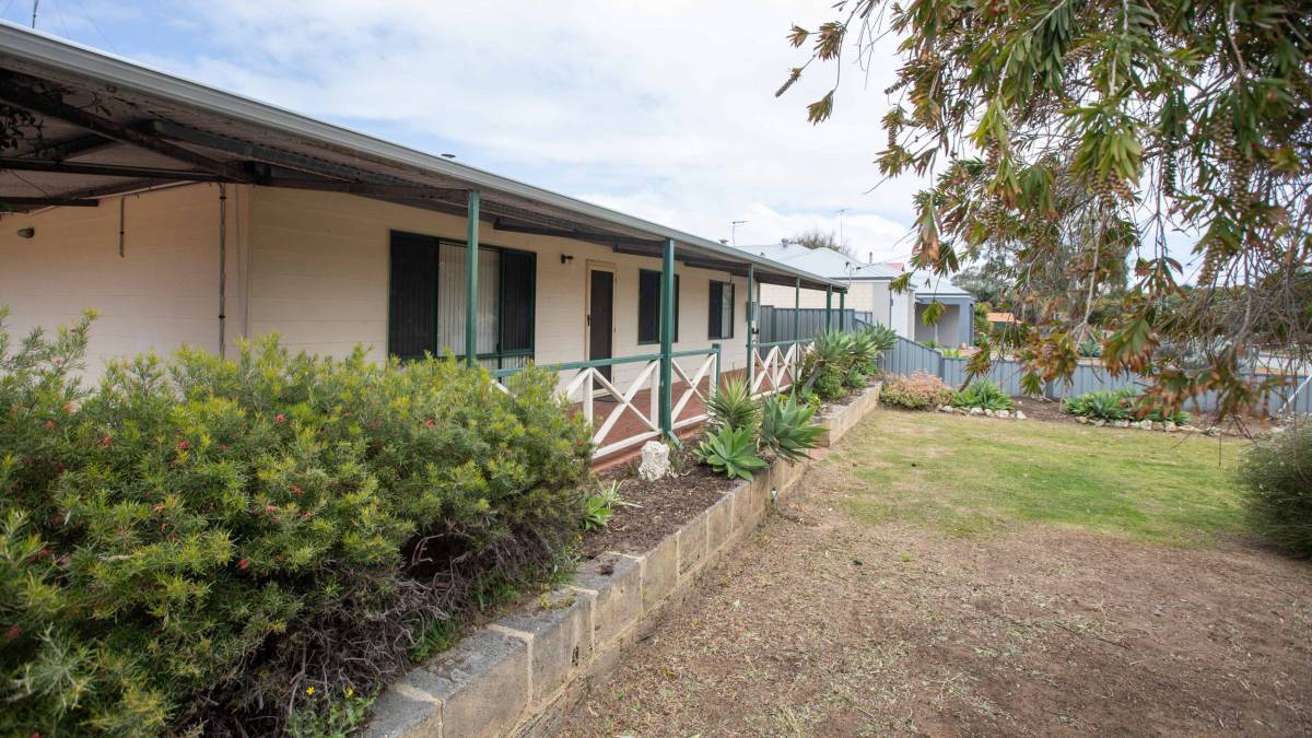 77 Ayrton Street, DAWESVILLE, WA 6211 AUS
