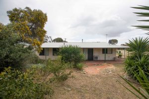 77 Ayrton Street, DAWESVILLE, WA 6211 AUS