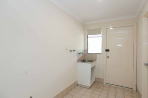 77 Ayrton Street, DAWESVILLE, WA 6211 AUS