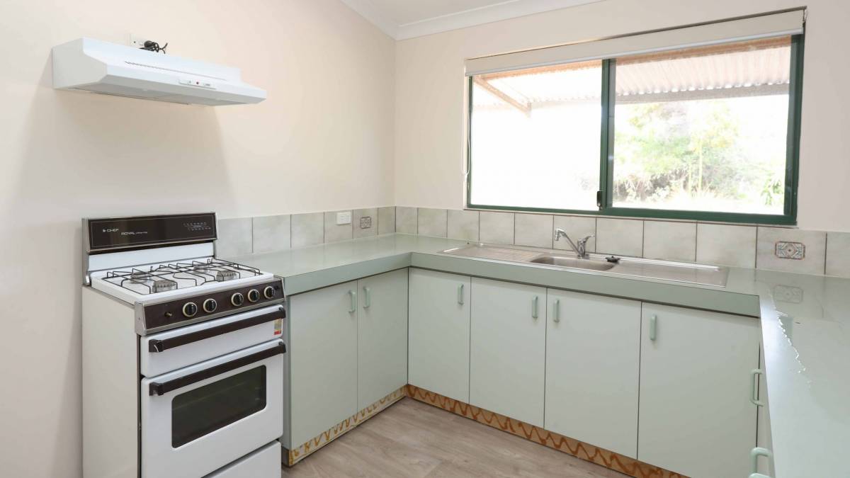 77 Ayrton Street, DAWESVILLE, WA 6211 AUS