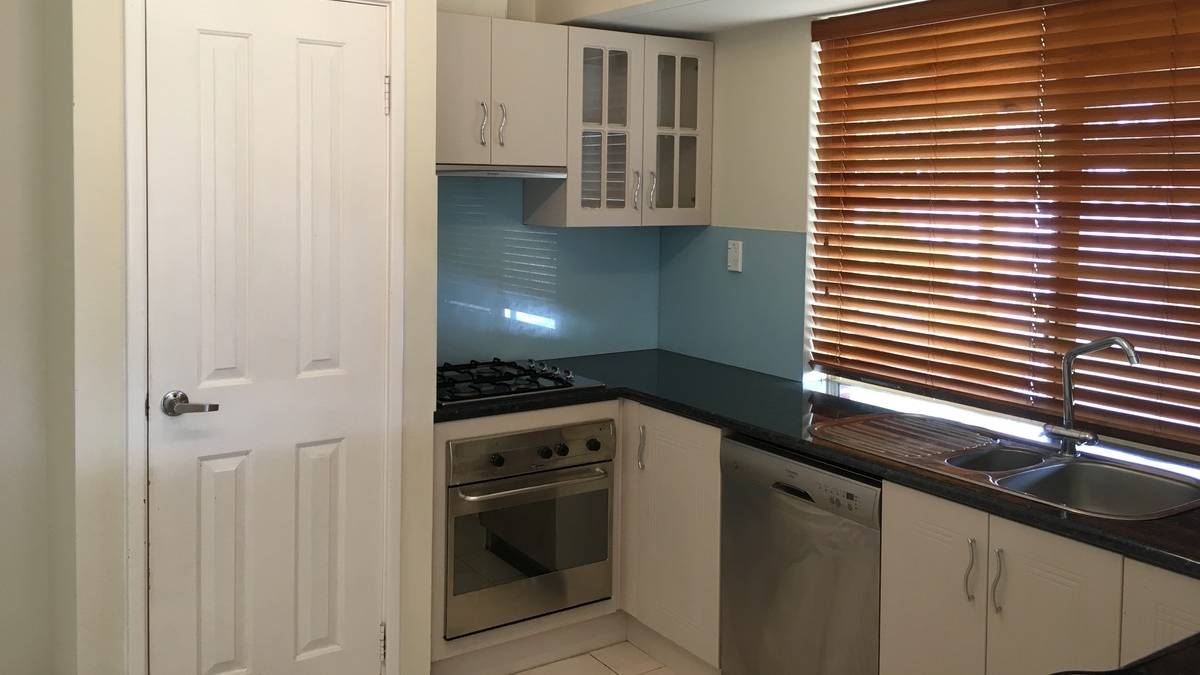 11 Mariner Place, Halls Head, WA 6210 AUS