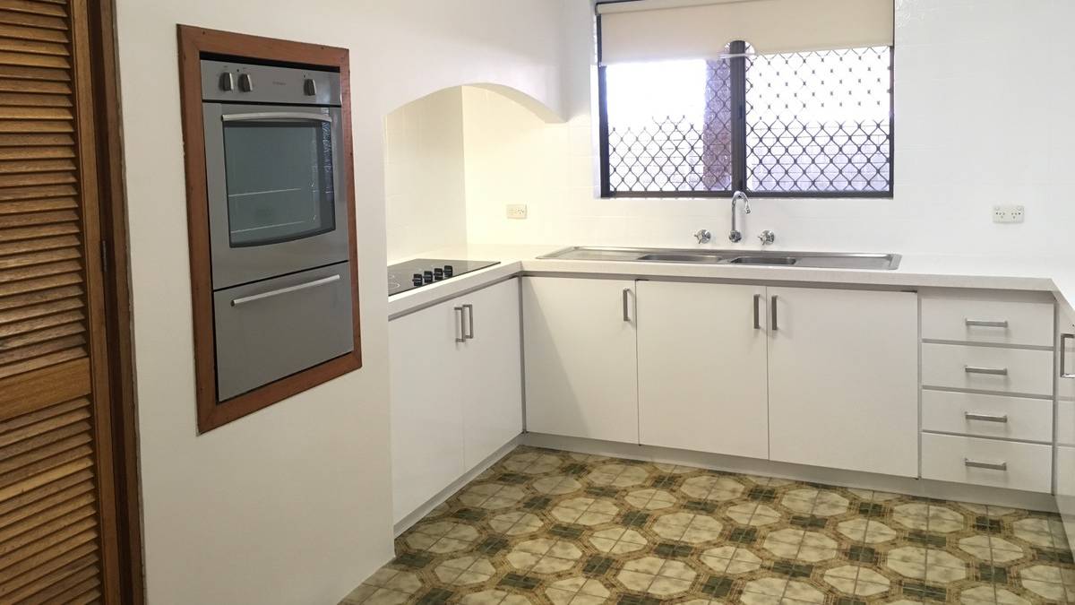 2 Muir Place, Halls Head, WA 6210 AUS