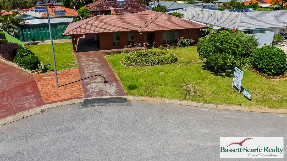 2 Haddon Place, HALLS HEAD, WA 6210 AUS