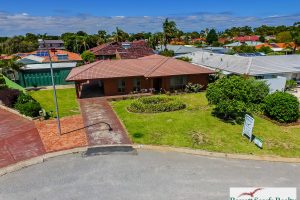 2 Haddon Place, HALLS HEAD, WA 6210 AUS