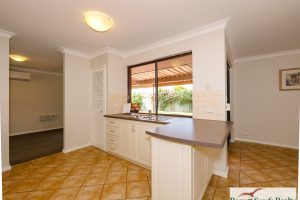 2 Haddon Place, HALLS HEAD, WA 6210 AUS