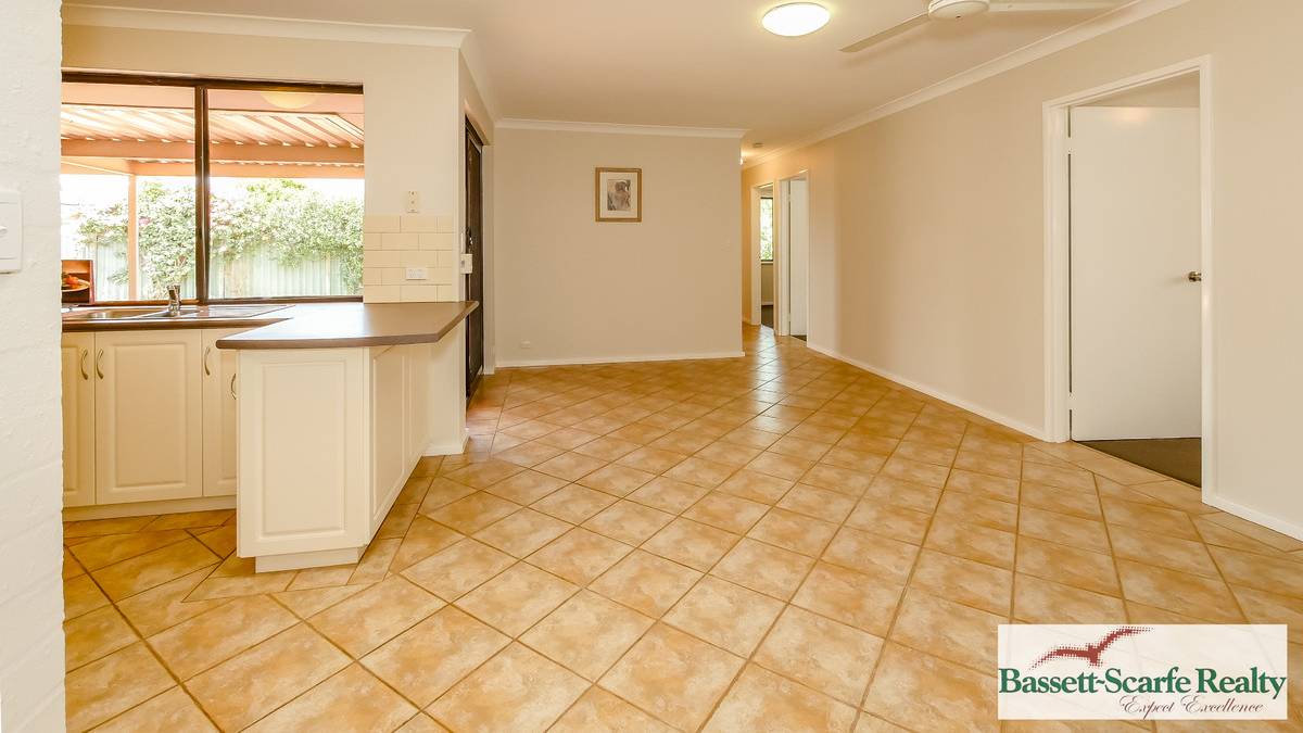 2 Haddon Place, HALLS HEAD, WA 6210 AUS