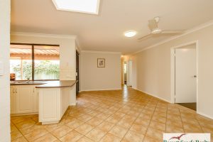 2 Haddon Place, HALLS HEAD, WA 6210 AUS