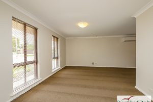 2 Haddon Place, HALLS HEAD, WA 6210 AUS