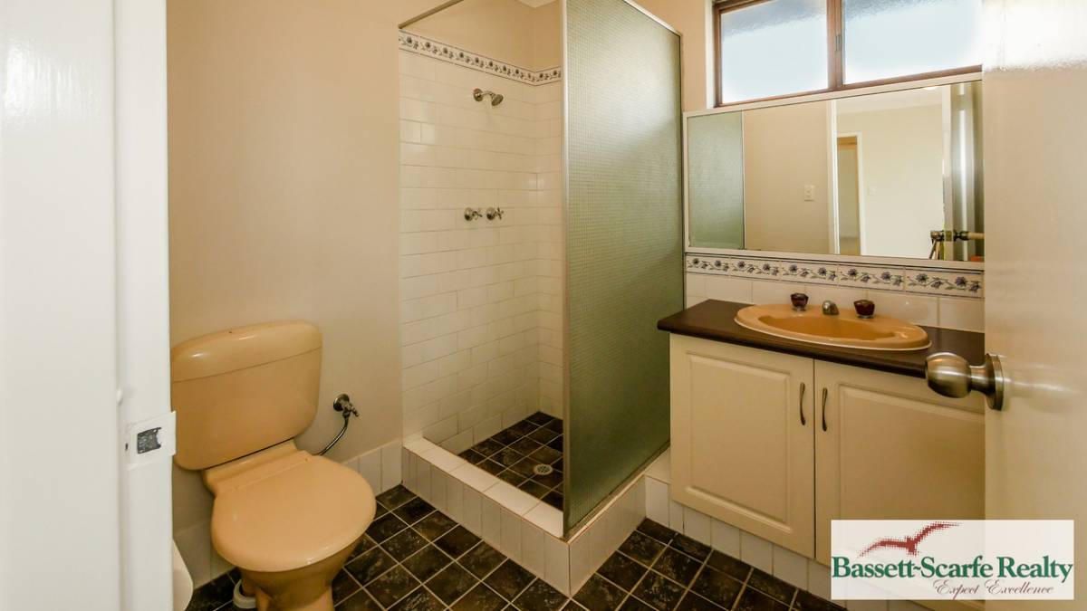 2 Haddon Place, HALLS HEAD, WA 6210 AUS