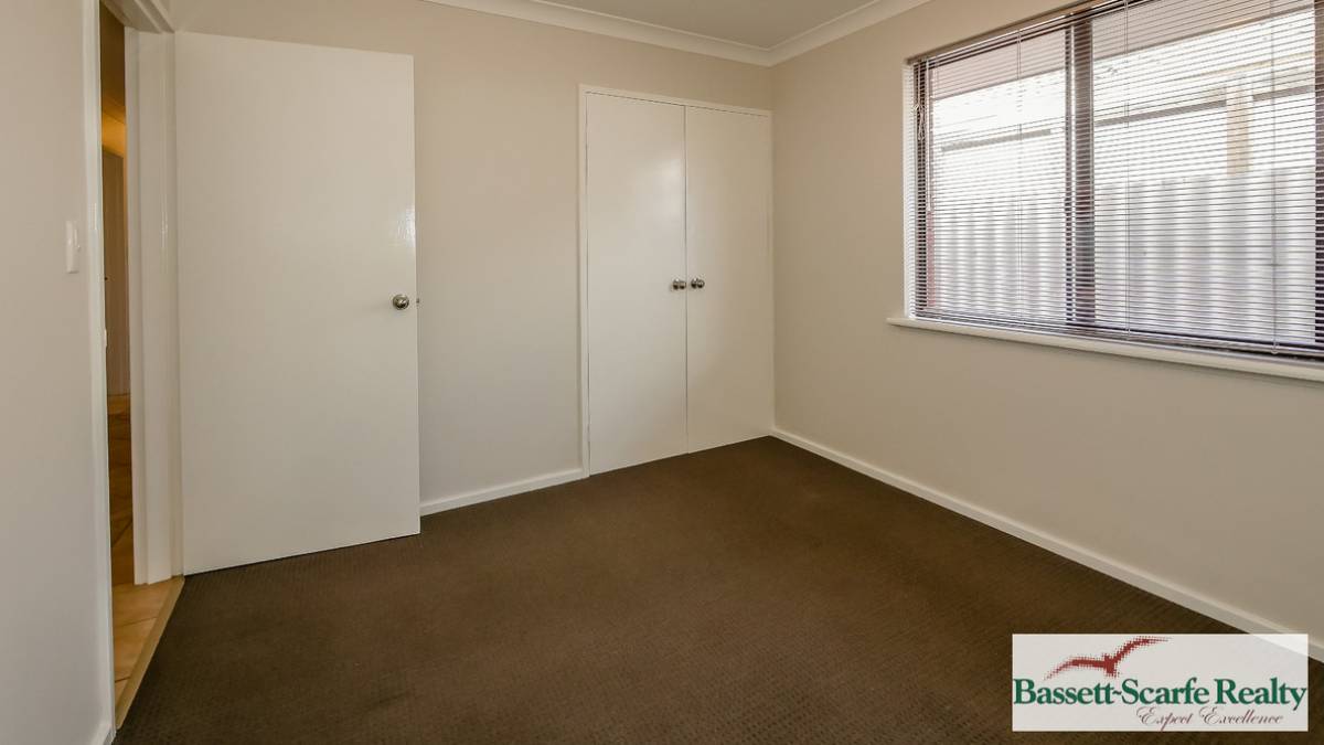 2 Haddon Place, HALLS HEAD, WA 6210 AUS