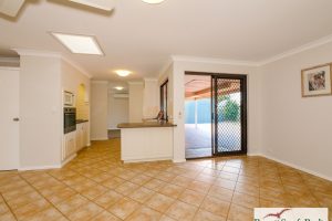 2 Haddon Place, HALLS HEAD, WA 6210 AUS