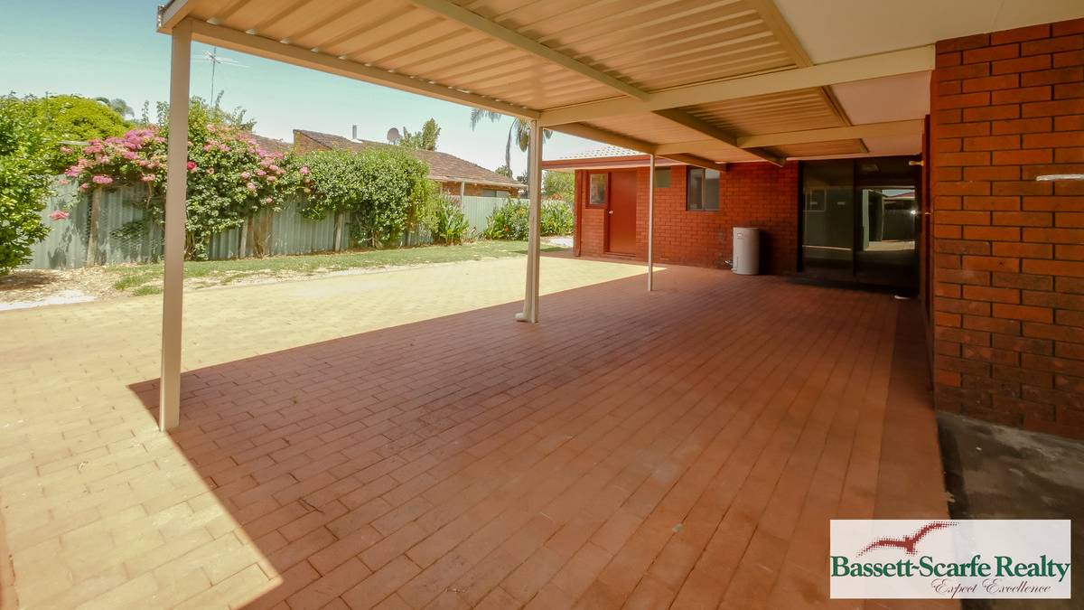 2 Haddon Place, HALLS HEAD, WA 6210 AUS