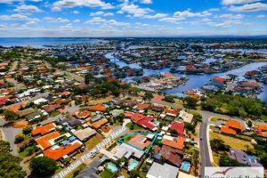 2 Haddon Place, HALLS HEAD, WA 6210 AUS