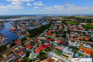 2 Haddon Place, HALLS HEAD, WA 6210 AUS
