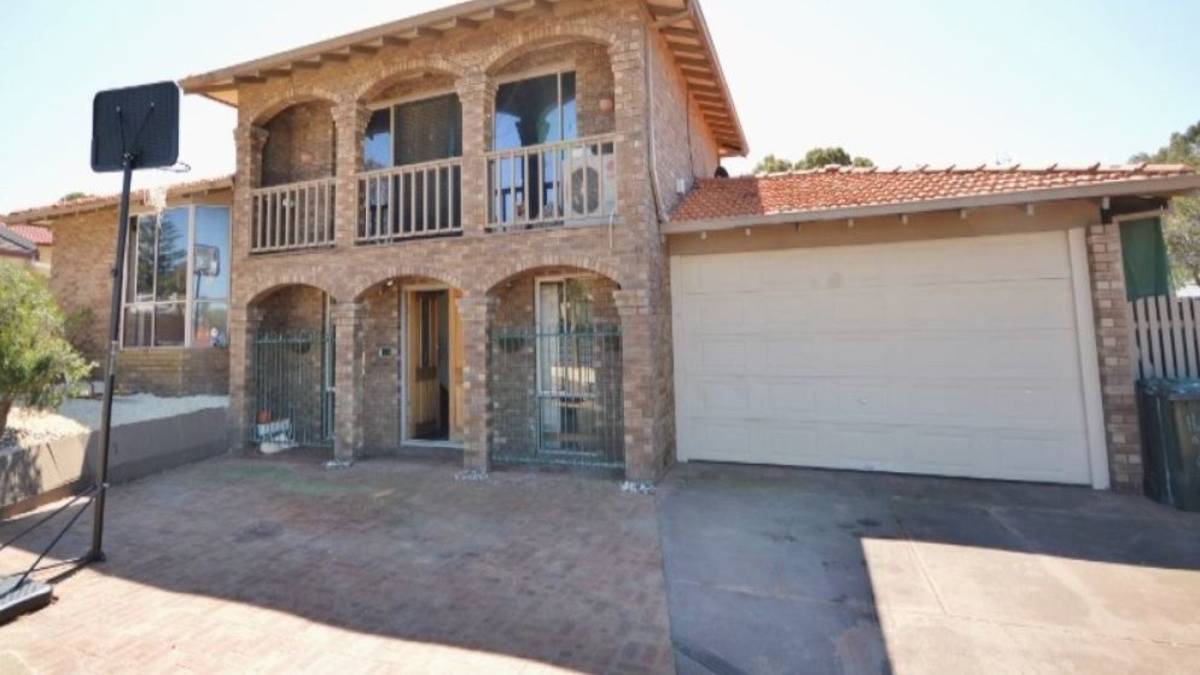 7 Tennyson Aveune, Halls Head, WA 6210 AUS