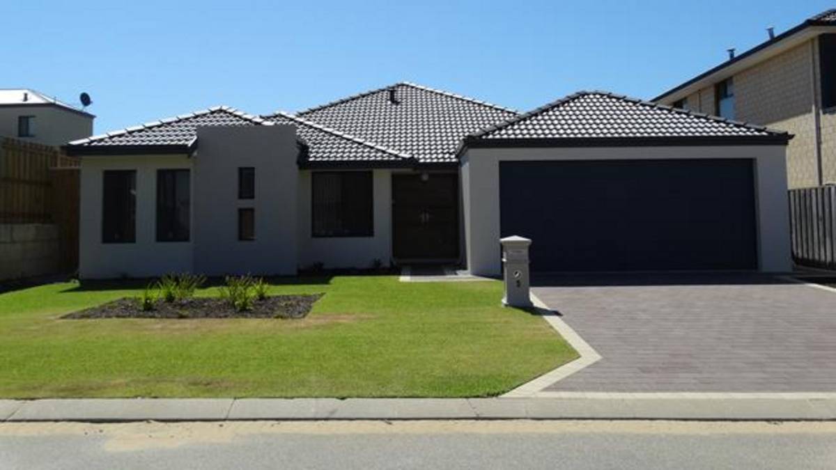 3 Adriana Way, Halls Head, WA 6210 AUS