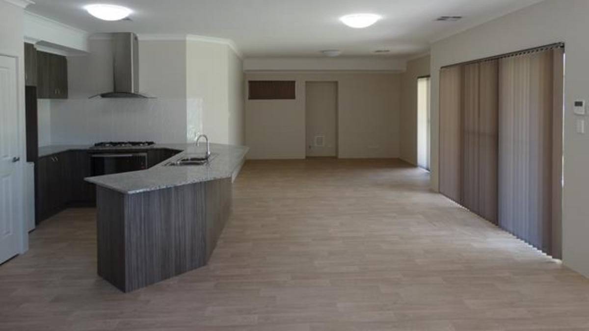 3 Adriana Way, Halls Head, WA 6210 AUS